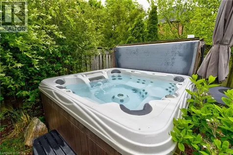 2142 Meadowglen Drive Oakville ON L6M 4C8