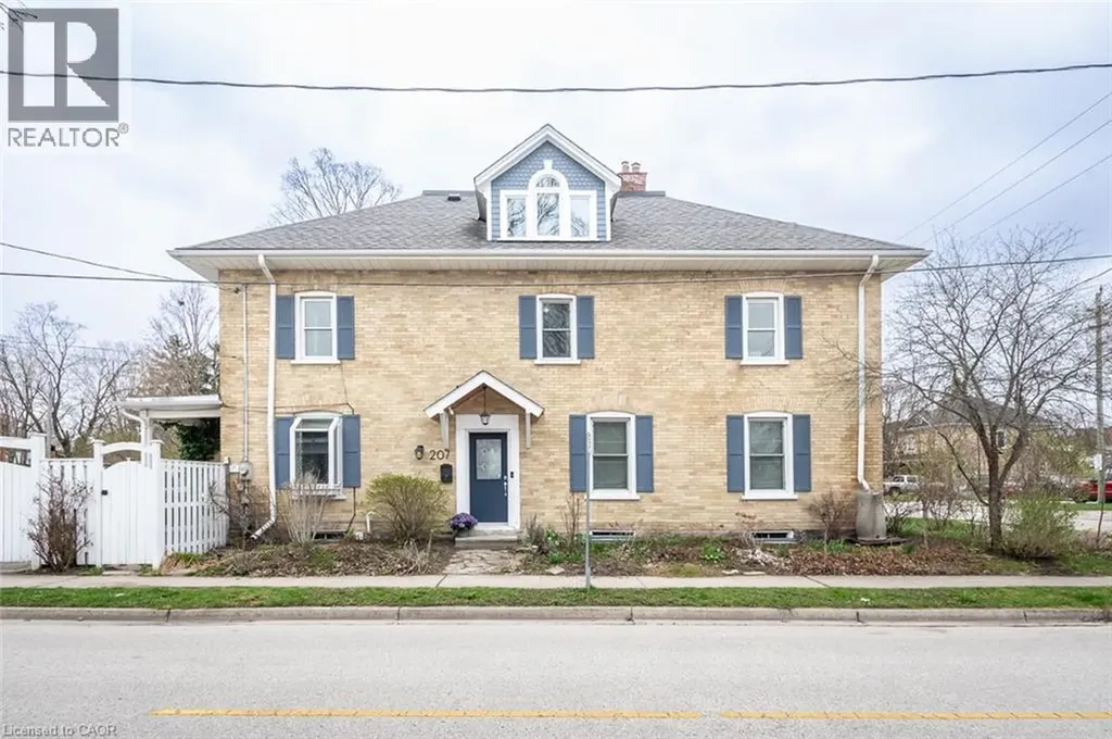 207 Waterloo Street North Cambridge ON N3H 1N1