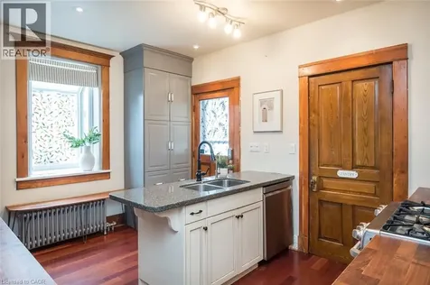 207 Waterloo Street North Cambridge ON N3H 1N1