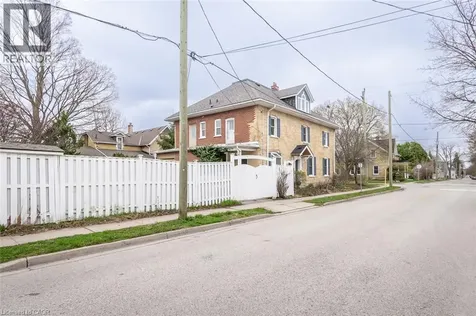 207 Waterloo Street North Cambridge ON N3H 1N1