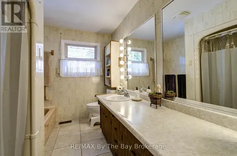 31 Saunders Street Collingwood ON L9Y 0G3