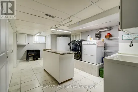 31 Saunders Street Collingwood ON L9Y 0G3