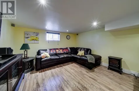 31 Saunders Street Collingwood ON L9Y 0G3