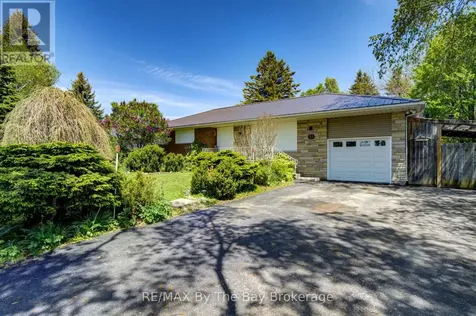 31 Saunders Street Collingwood ON L9Y 0G3