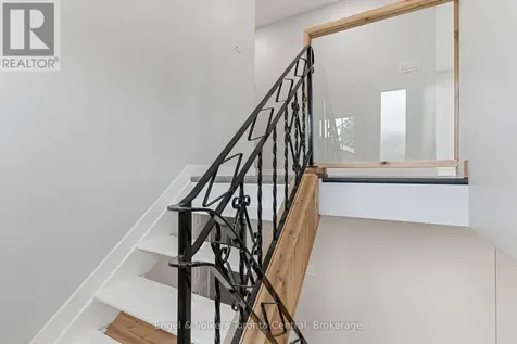 873 9th Avenue East Owen Sound ON N4K 3E8