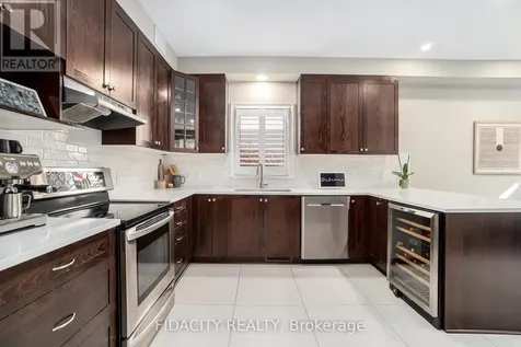121 Bandelier Way Ottawa ON K2S 0C2
