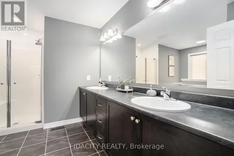 121 Bandelier Way Ottawa ON K2S 0C2