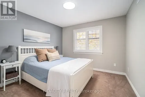 121 Bandelier Way Ottawa ON K2S 0C2