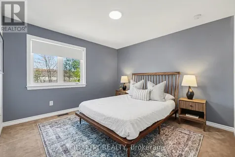 121 Bandelier Way Ottawa ON K2S 0C2