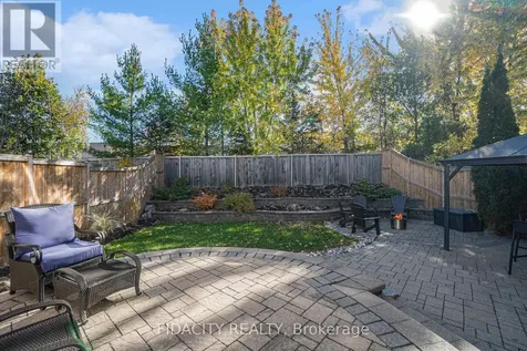 121 Bandelier Way Ottawa ON K2S 0C2