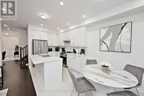 145 Fenchurch Manor Barrie ON L9J 0X1