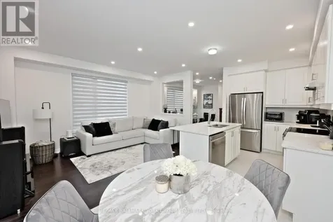 145 Fenchurch Manor Barrie ON L9J 0X1