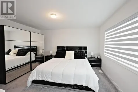 145 Fenchurch Manor Barrie ON L9J 0X1