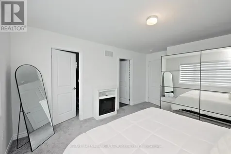 145 Fenchurch Manor Barrie ON L9J 0X1