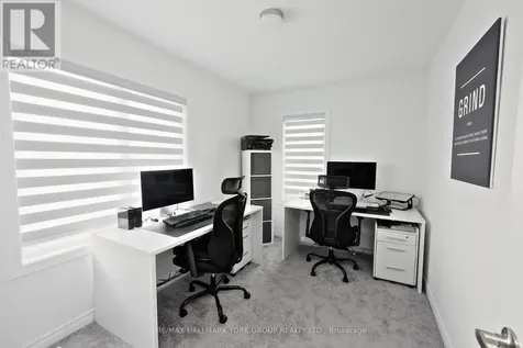145 Fenchurch Manor Barrie ON L9J 0X1