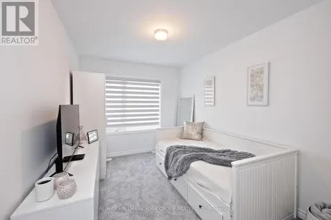 145 Fenchurch Manor Barrie ON L9J 0X1