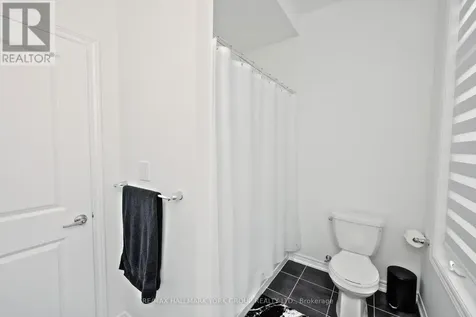 145 Fenchurch Manor Barrie ON L9J 0X1