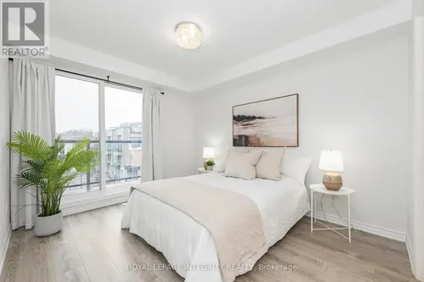 541 Takamose Private Ottawa ON K1K 5A5
