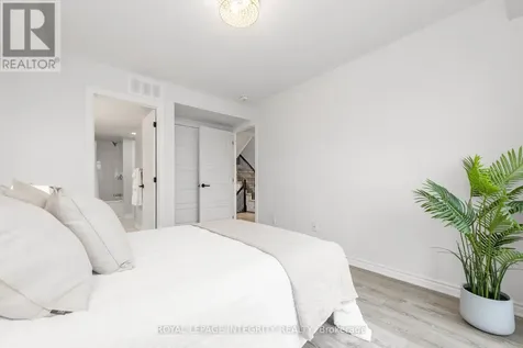 541 Takamose Private Ottawa ON K1K 5A5