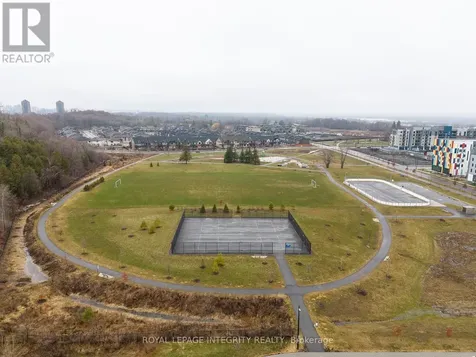 541 Takamose Private Ottawa ON K1K 5A5