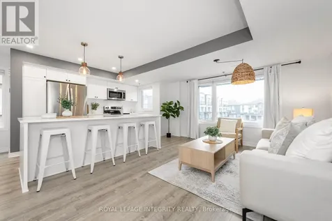 541 Takamose Private Ottawa ON K1K 5A5