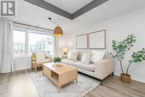 541 Takamose Private Ottawa ON K1K 5A5