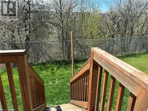 60 Canterbury Drive St. Catharines ON L2P 0E7