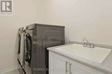 15 Beatrice Drive Wasaga Beach ON L9Z 0L3