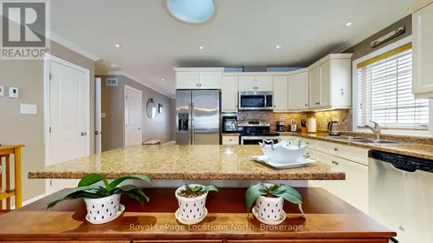 54 New York Avenue Wasaga Beach ON L9Z 3A8
