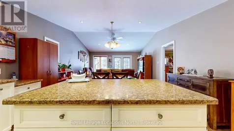 54 New York Avenue Wasaga Beach ON L9Z 3A8