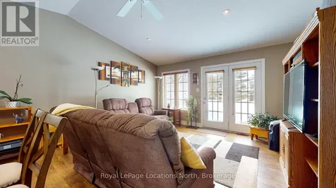 54 New York Avenue Wasaga Beach ON L9Z 3A8