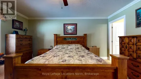 54 New York Avenue Wasaga Beach ON L9Z 3A8