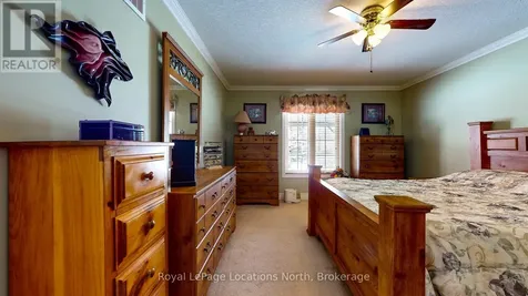 54 New York Avenue Wasaga Beach ON L9Z 3A8