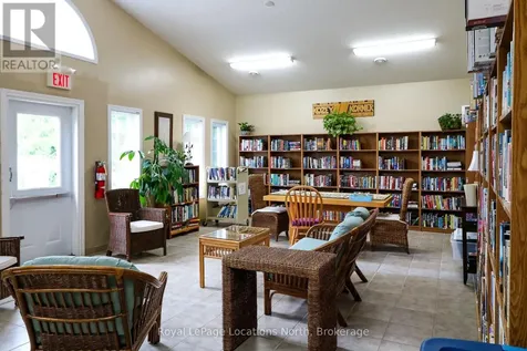 54 New York Avenue Wasaga Beach ON L9Z 3A8