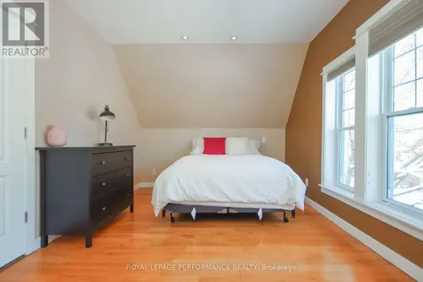 736 Cooper Street East Ottawa ON K1R 5J6