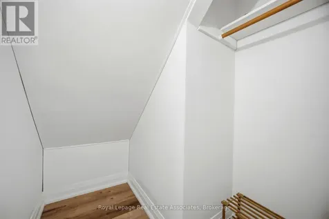 22 St James Street Brantford ON N3T 3Z6