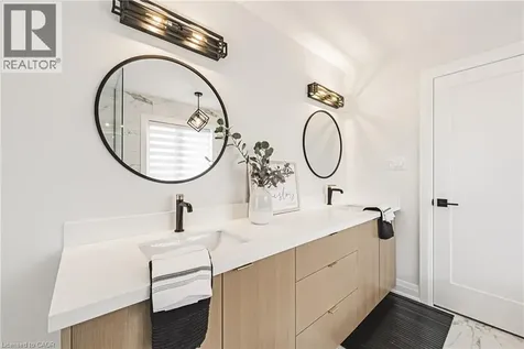 15 Kellogg Avenue Hamilton ON L0R 1W0