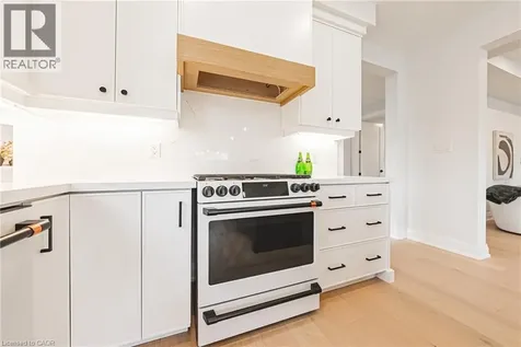 10 Kellogg Avenue Hamilton ON L0R 1W0