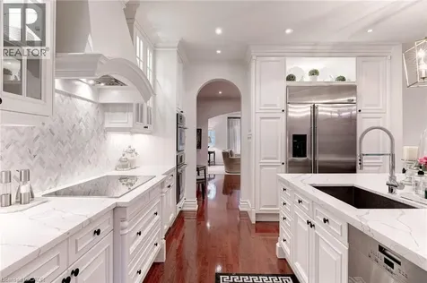 2214 Hampstead Road Oakville ON L6H 6Y9