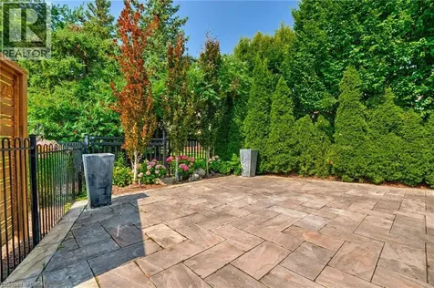 2214 Hampstead Road Oakville ON L6H 6Y9
