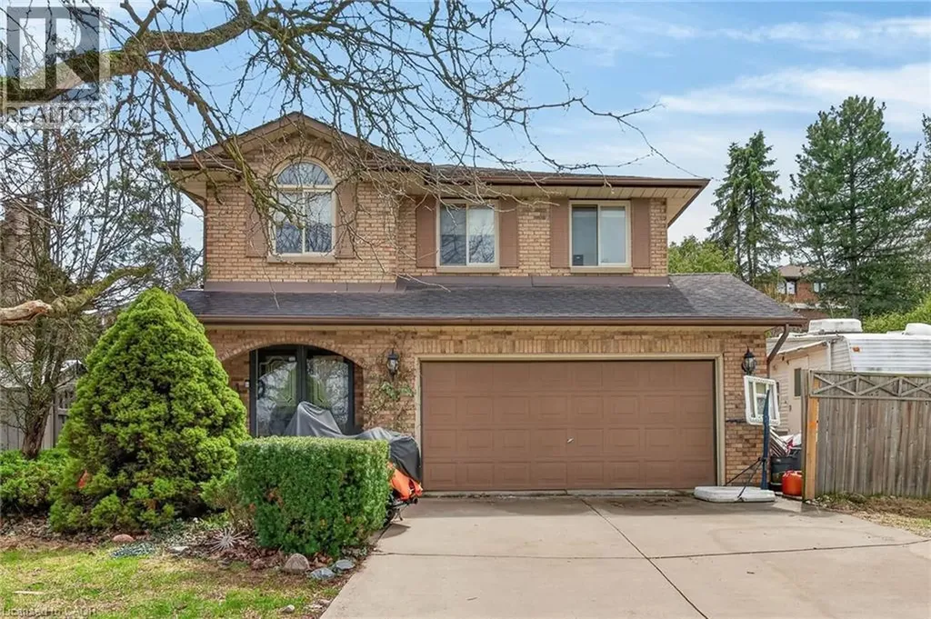 249 Lloyminn Avenue Ancaster ON L9G 4C4