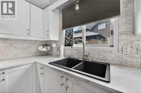249 Lloyminn Avenue Ancaster ON L9G 4C4