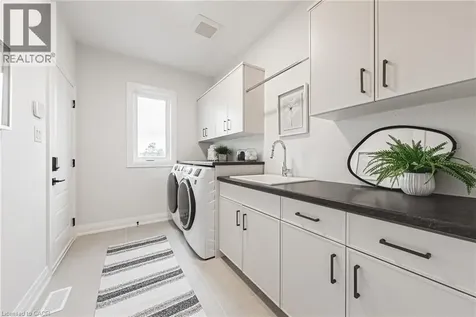 9 Kellogg Avenue Hamilton ON L0R 1W0