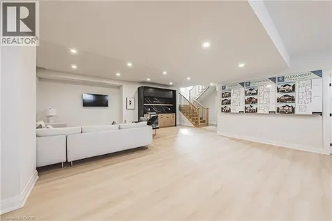 9 Kellogg Avenue Hamilton ON L0R 1W0
