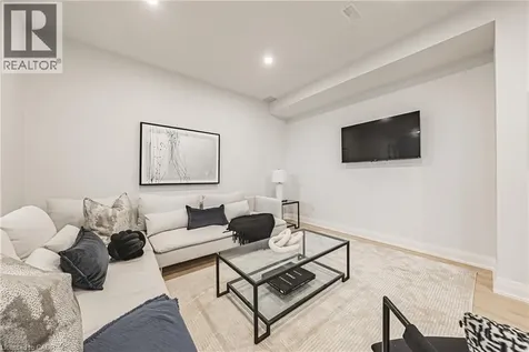 9 Kellogg Avenue Hamilton ON L0R 1W0