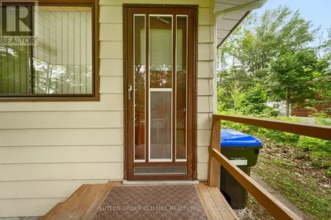 42 55th Street South Wasaga Beach ON L9Z 1W9