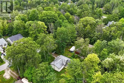 42 55th Street South Wasaga Beach ON L9Z 1W9