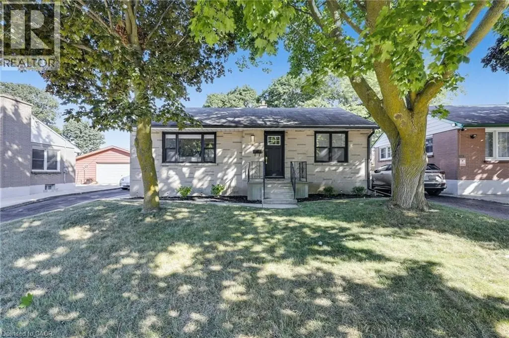 18 Tweedsmuir Avenue London ON N5W 1K5