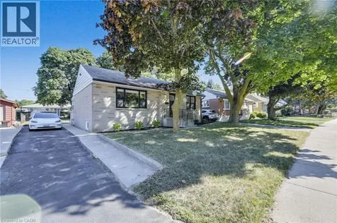 18 Tweedsmuir Avenue London ON N5W 1K5