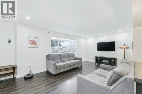 18 Tweedsmuir Avenue London ON N5W 1K5
